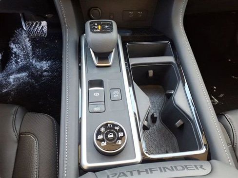 New 2026 Nissan Pathfinder SL image 14