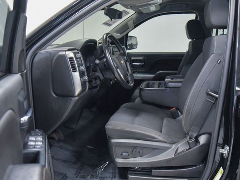 Used 2019 Chevrolet Silverado 1500 LT w/ All Star Edition image 2