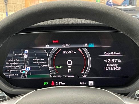 Used 2024 Audi e-tron GT Premium Plus w/ Performance Package image 32