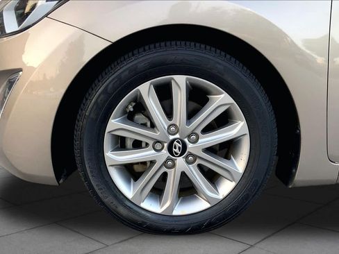 Used 2014 Hyundai Elantra SE w/ Option Group 02 FWD image 11