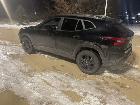 Used 2025 Chevrolet Trax ACTIV image 8