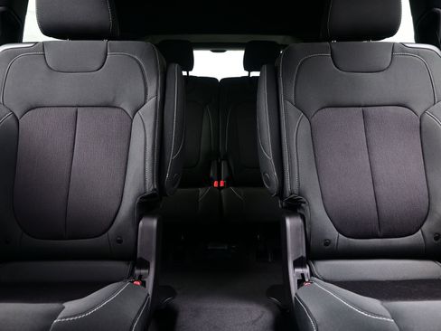 New 2026 Jeep Grand Cherokee L 4WD image 10
