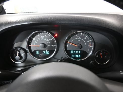 Used 2012 Jeep Wrangler Unlimited Rubicon w/ Connectivity Group AWD/4WD image 25
