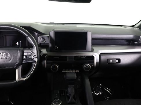 Used 2025 Toyota 4Runner SR5 AWD/4WD image 39