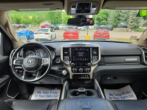 Used 2019 RAM 1500 Laramie AWD/4WD image 16