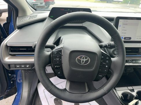 Used 2024 Toyota Prius XLE AWD/4WD image 13