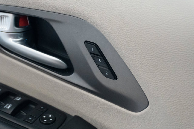 Used 2024 Chrysler Pacifica Touring-L FWD image 14