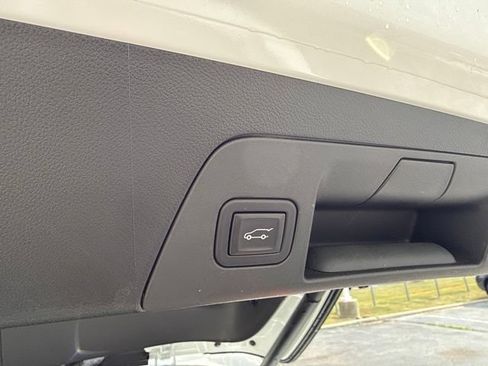 Used 2023 Buick Envision Essence FWD image 8