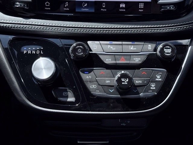 New 2027 Chrysler Pacifica Select FWD image 39