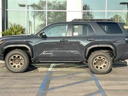 Certified 2025 Toyota 4Runner Trailhunter image 9