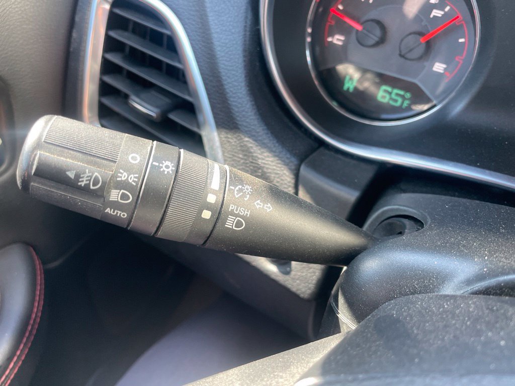 Used 2013 Dodge Avenger R/T FWD image 23