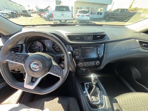 Used 2018 Nissan Rogue S image 10