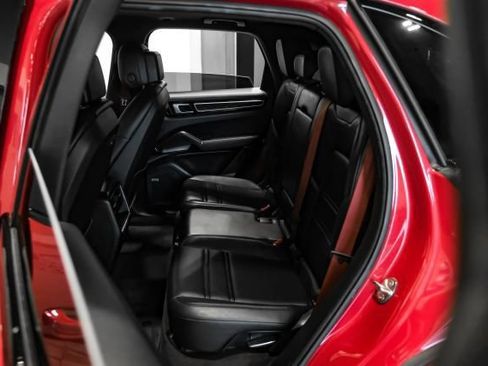 Used 2021 Porsche Cayenne AWD/4WD image 37