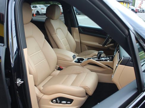 Used 2019 Porsche Cayenne image 15