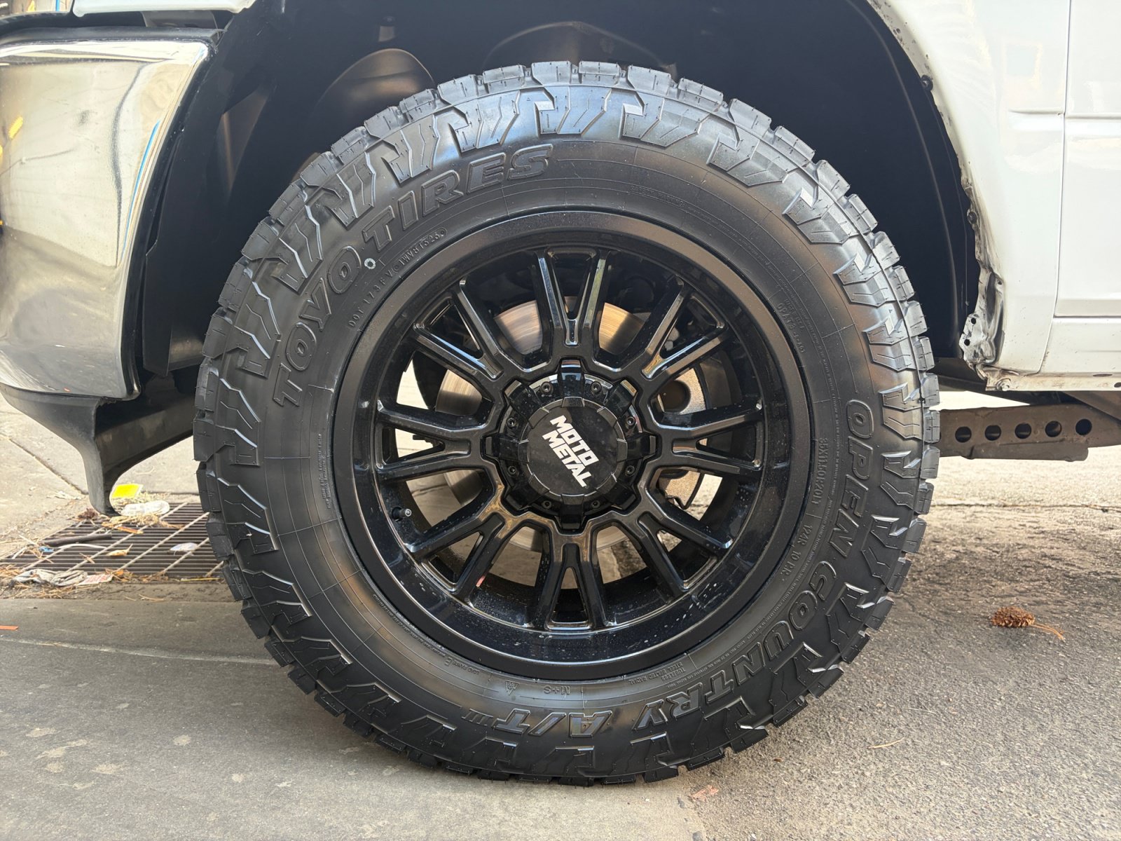 Used 2024 RAM 3500 Tradesman w/ Chrome Appearance Group AWD/4WD image 30