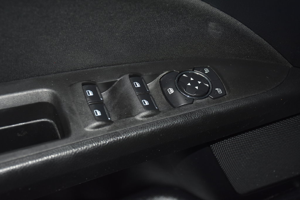 Used 2020 Ford Fusion SE FWD image 24
