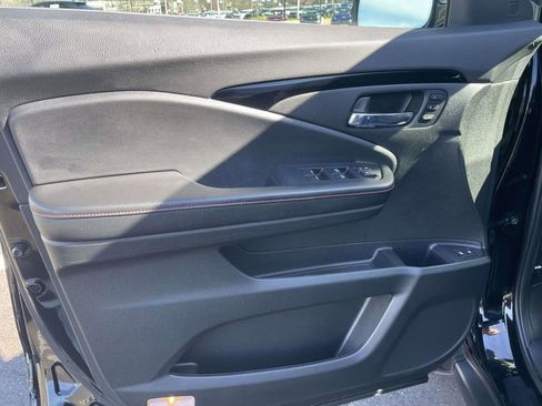 Used 2021 Honda Pilot Black Edition image 13