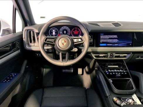 New 2026 Porsche Cayenne image 13