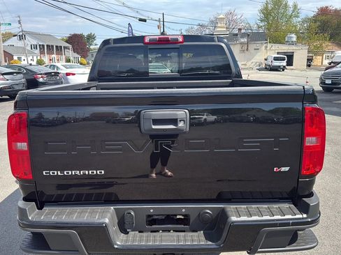 Used 2021 Chevrolet Colorado LT w/ LT Convenience Package AWD/4WD image 8