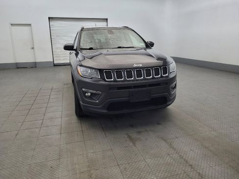 Used 2019 Jeep Compass Latitude w/ Cold Weather Group AWD/4WD image 14
