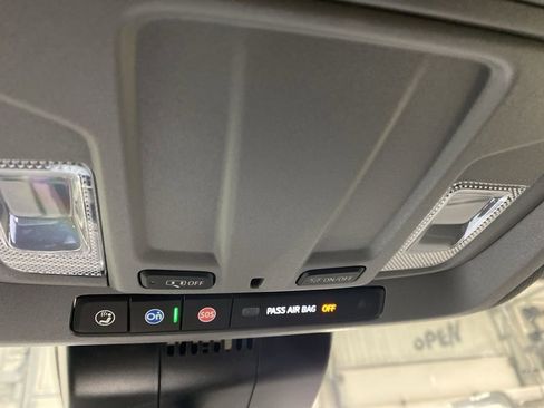 Used 2022 Chevrolet Silverado 1500 RST w/ Z71 Off-Road Package image 37