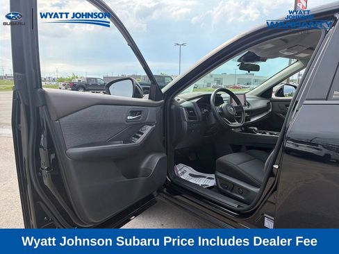 Used 2023 Nissan Rogue SV FWD image 13