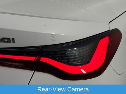 Used 2024 BMW M440i Convertible w/ Premium Package image 33