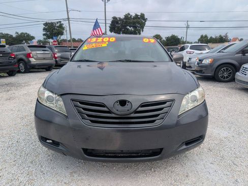 Used 2009 Toyota Camry SE FWD image 2