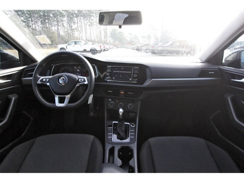 Used 2019 Volkswagen Jetta S image 12