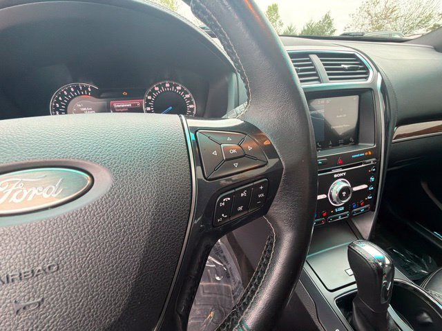 Used 2017 Ford Explorer Platinum AWD/4WD image 30