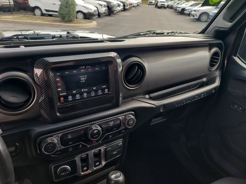 Used 2020 Jeep Wrangler Sport image 16