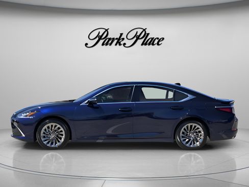 Used 2025 Lexus ES 350 Ultra Luxury w/ Accessory Package (Z2) image 2