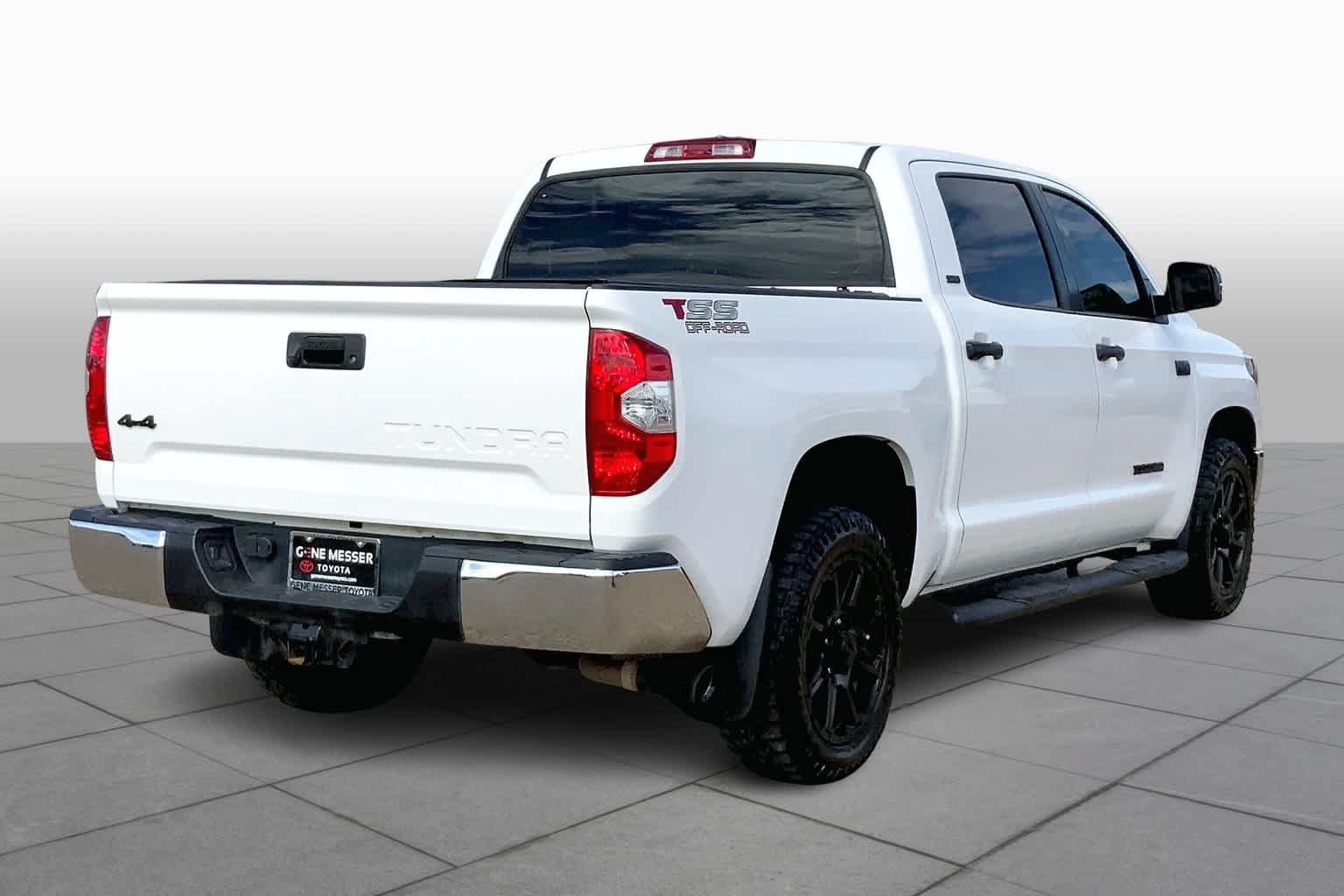 Used 2020 Toyota Tundra SR5 w/ SR5 Upgrade Package AWD/4WD image 13
