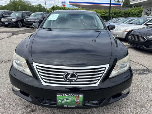 Used 2011 Lexus LS 460 AWD w/ Comfort Pkg image 3