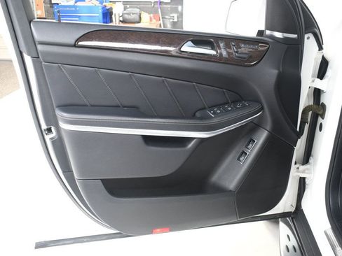 Used 2014 Mercedes-Benz GL 450 4MATIC image 22