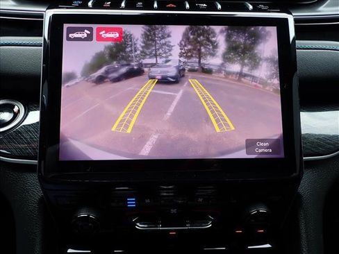 Used 2024 Jeep Grand Cherokee Trailhawk w/ Luxury Tech Group III AWD/4WD image 20