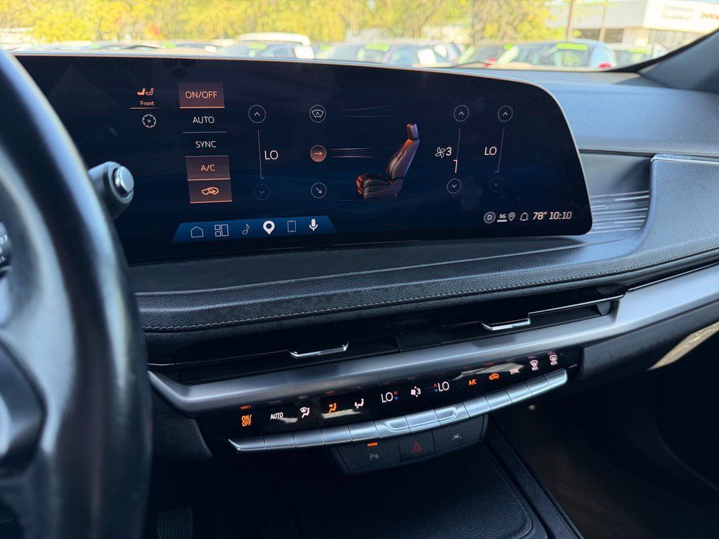 Used 2025 Cadillac XT4 Premium Luxury FWD image 20