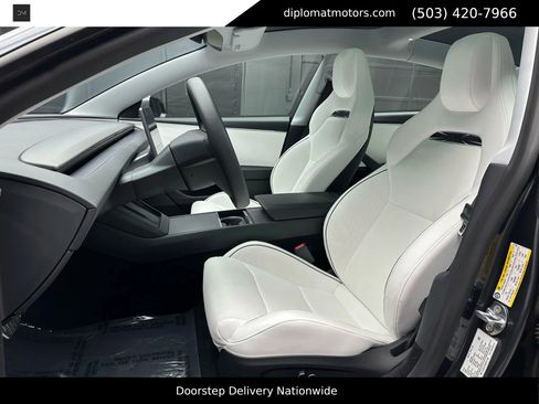 Used 2025 Tesla Model 3 Performance image 18