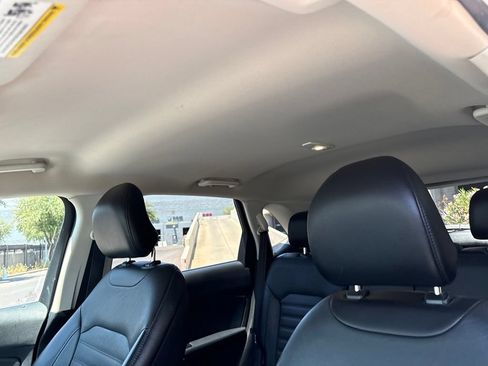 Used 2018 Ford Edge SEL w/ Equipment Group 201A FWD image 8