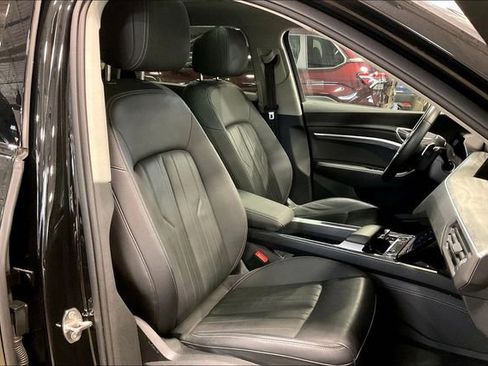 Used 2023 Audi e-tron Premium w/ Convenience Plus Package AWD/4WD image 7