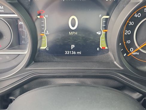Used 2024 Jeep Wrangler Unlimited Sahara w/ Technology Group AWD/4WD image 28