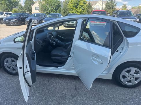 Used 2010 Toyota Prius One image 21
