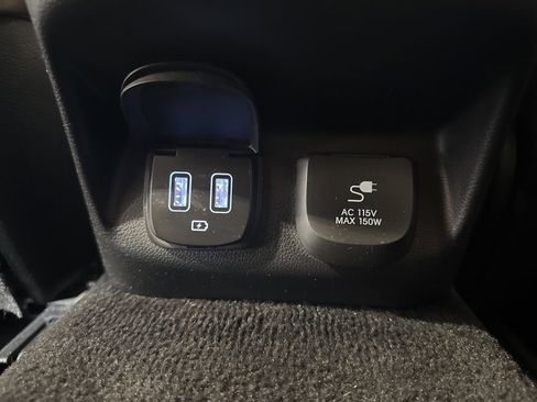 Used 2022 Genesis GV70 2.5T w/ Advanced Package image 30