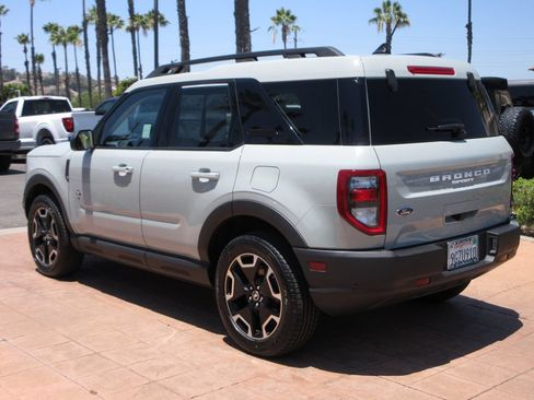 Certified 2023 Ford Bronco Sport Outer Banks w/ Tech Package AWD/4WD image 2