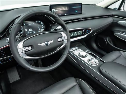 Used 2025 Genesis GV70 2.5T w/ Advanced Package AWD/4WD image 18