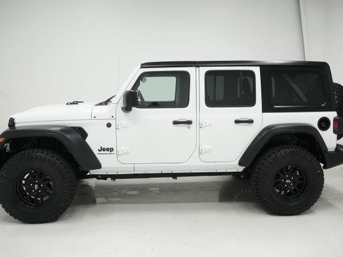 Used 2023 Jeep Wrangler Unlimited Sport AWD/4WD image 7