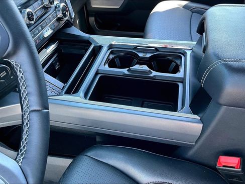Used 2025 Ford F250 Lariat AWD/4WD image 21