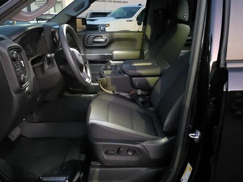 Used 2024 Chevrolet Silverado 1500 Custom Trail Boss w/ Midnight Edition AWD/4WD image 19