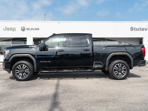 Used 2022 GMC Sierra 2500 AT4 w/ AT4 Preferred Package AWD/4WD image 2