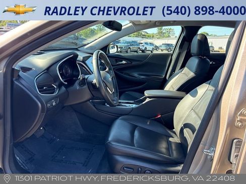 Used 2024 Chevrolet Malibu LT FWD image 3